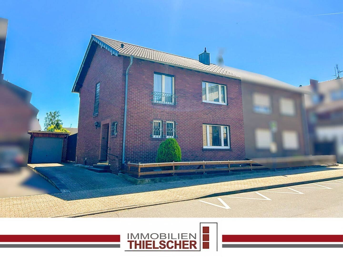 Thumbnail-Einfamilienhaus in guter Wohnlage von Baesweiler mit Garten, Terrasse und Garage
