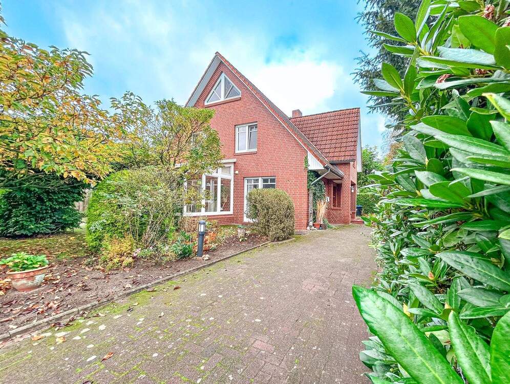 Thumbnail-Repräsentatives Einfamilienhaus mit Vollkeller, Wintergarten & gepflegtem Garten