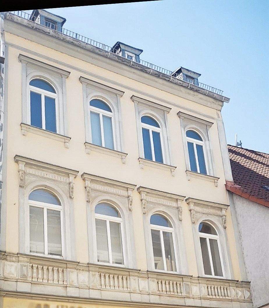 Thumbnail-Zwei in den 90igern teilsanierte, modernisierungsbedürftige Mittelhäuser mit Entwicklungspotenzial, Gewerbe- und Wohnflächen