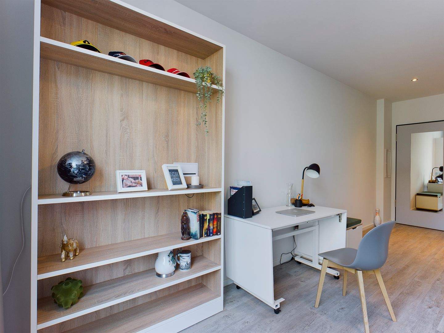 Thumbnail-DIE ZIMMEREI | Möbliertes 1-Zimmer-Apartment perfekt für Auszubildende und Studierende | Large Bude