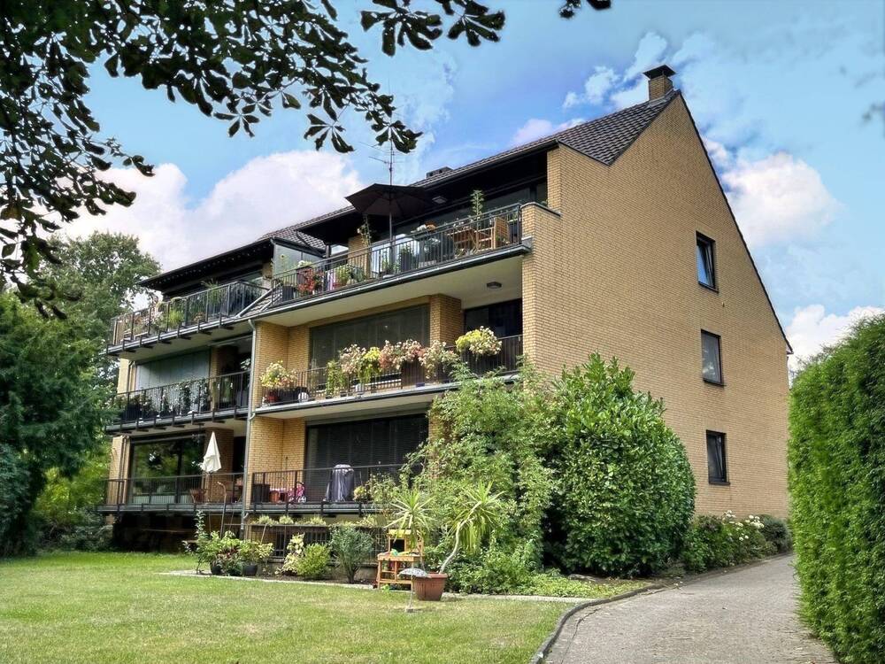 Thumbnail-Lohausen! Großzüge Erdgeschosswohnung mit großer Loggia +++ Rendit