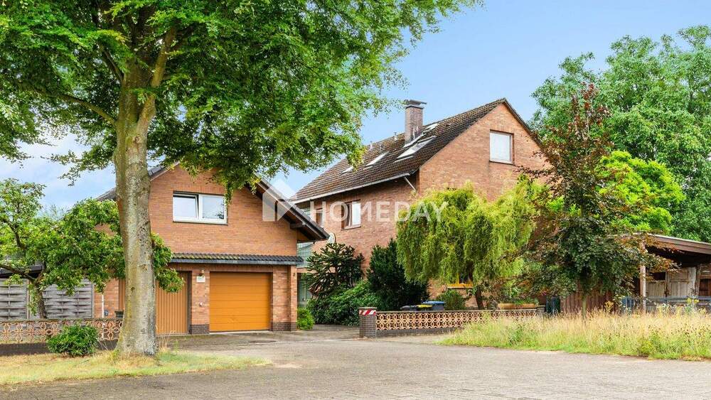 Thumbnail-Großzügiges Zweifamilienhaus: viel Potenzial für Familien oder Mehrgenerationenwohnen