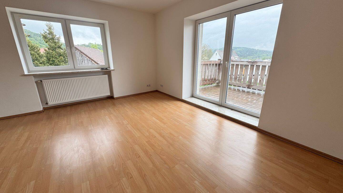 Thumbnail-Berching-OT Pollanten ! Helle geräumige 3-ZW, 94 m², im 1.OG, großer Balkon