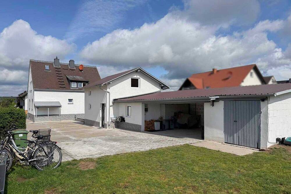 Thumbnail-Attraktives Wohnpaket: Saniertes Zweifamilienhaus + Nebengebäude als eigene Einheit in Staffelbach