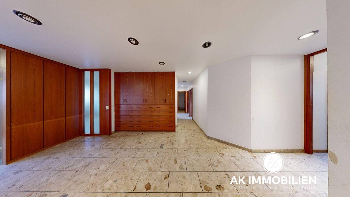 Thumbnail-Großzügige Eigentumswohnung im 1. Obergeschoss in zentraler Innenstadtlage von Hessisch Oldendorf