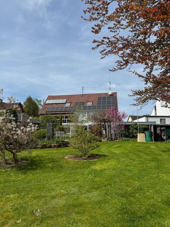 Thumbnail-Energetisch saniertes Einfamilienhaus auf großem Grundstück