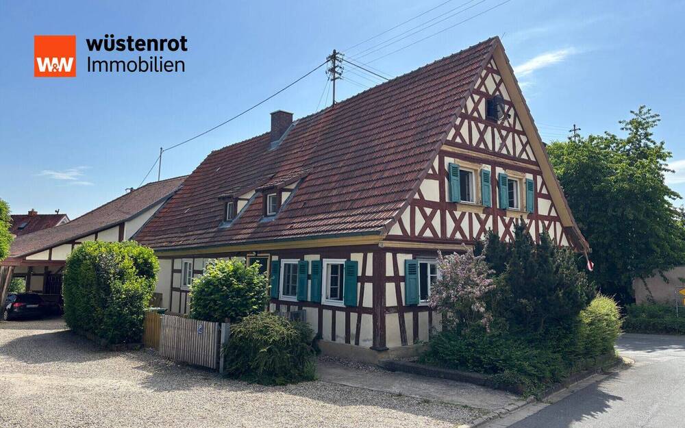 Thumbnail-Charmantes Fachwerkhaus mit 7 Zimmern, Garten und zwei Kfz-Stellplätzen in Zapfendorf-Kirchschletten