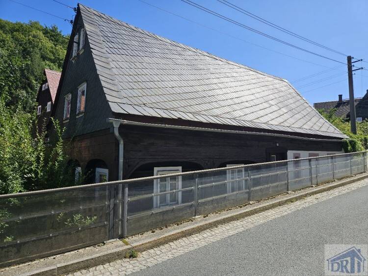 Thumbnail-Kleines Haus im Gebirge