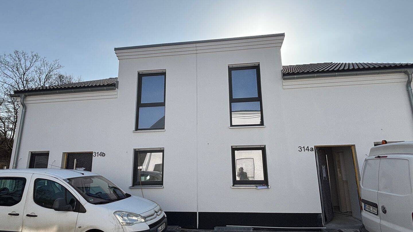 Thumbnail-Neubau einer DHH in Neudorf-Süd, KfW 40+ , Wärmepumpe, Garage, Solar, Fußbodenheizung, Topausstattung, QNG-Quali.