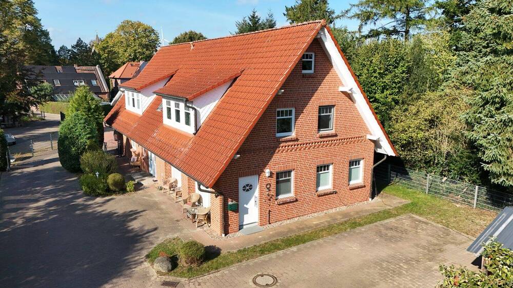 Thumbnail-Top gepflegtes Mehrfamilienhaus im Landhausstil im Ortskern von Pattensen!