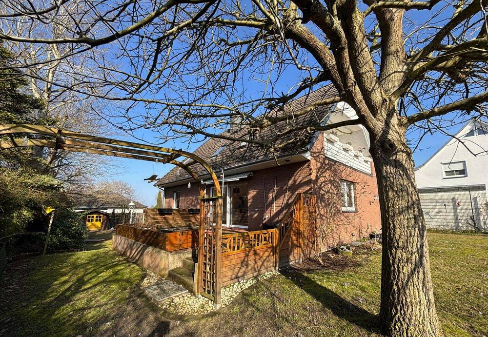 Thumbnail-**GEMÜTLICH + FAMILIENGERECHT**Wohnhaus mit Vollkeller**Großzügiges Grundstück in Waldnähe**