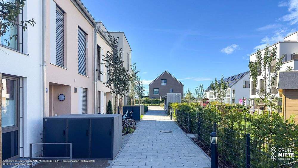 Thumbnail-Sofort bezugsfertig! Real geteiltes 4-Zi-RMH mit Photovoltaik und 2 TG-Stellplätzen mit Direktzugang