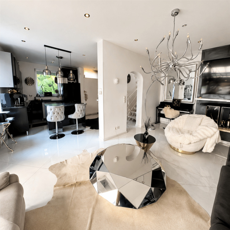 Thumbnail-Stilvoll modernisiertes Familienhaus mit Wintergarten & Wellnessbereich in Düsseldorf-Unterbach