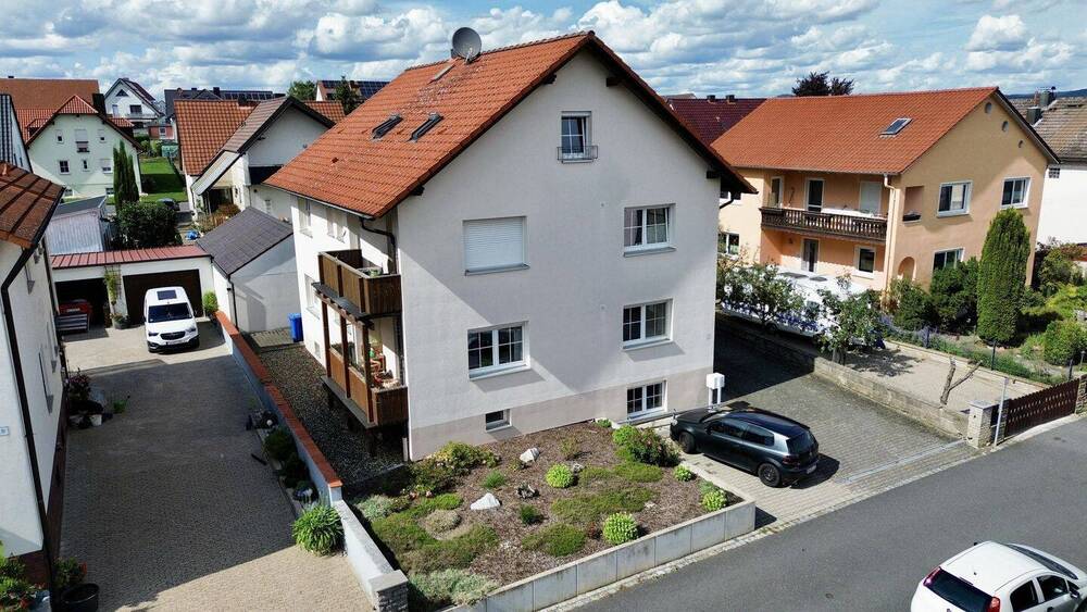 Thumbnail-Modernisiertes Mehrfamilienhaus als sichere Investition