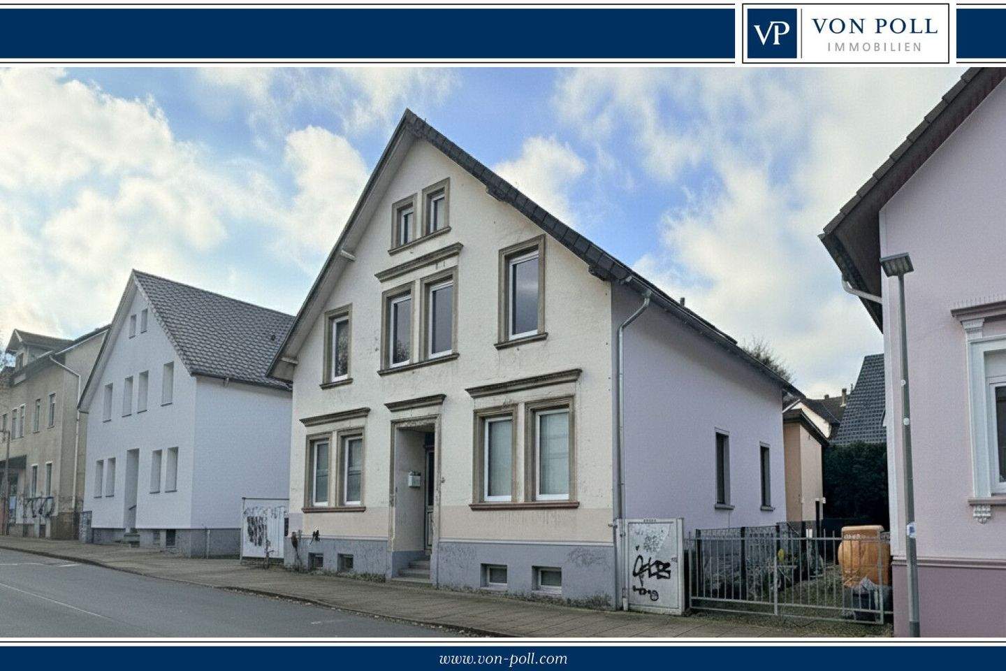 Thumbnail-Der SIGGI direkt vor der Haustür! Sanierungsbedürftiges ZFH | 195 m² Wfl + Spitzboden und Hinterhaus