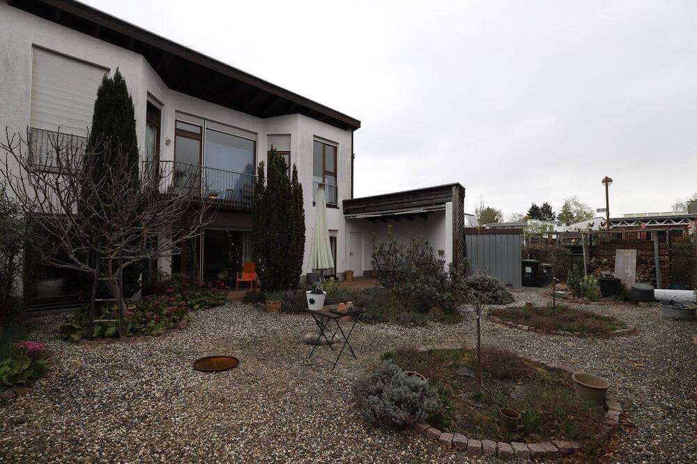 Thumbnail-**VISTA Immobilien** Besonderes Wohnerlebnis: Offene Galerie, Kamin & sonniger Garten