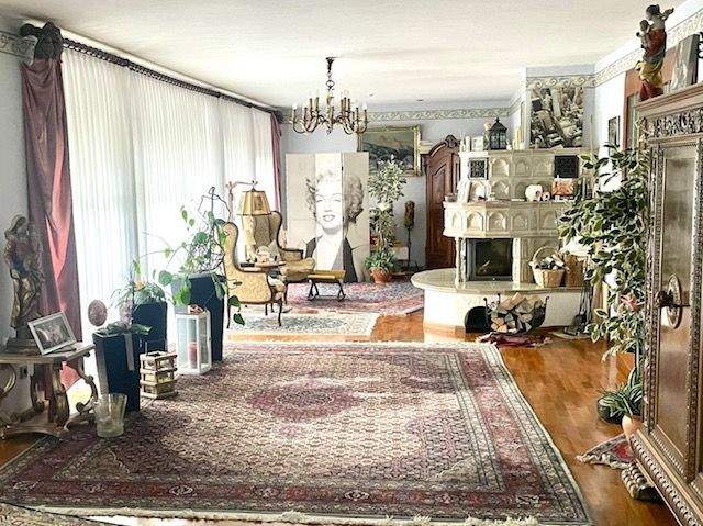 Thumbnail-Stilvolles Einfamilienhaus mit drei Garagen in Zerzabelshof