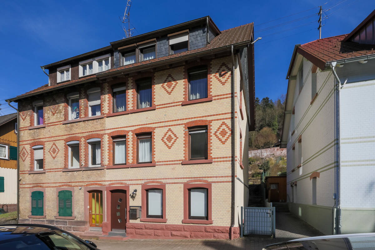 Straßenansicht