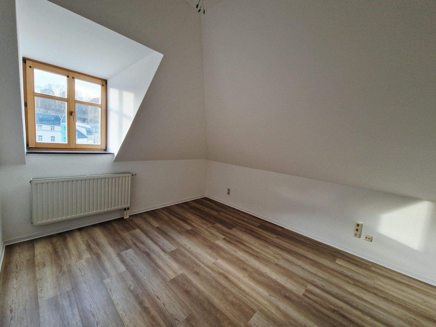 Thumbnail-Dachgeschosswohnung in Auerbach
