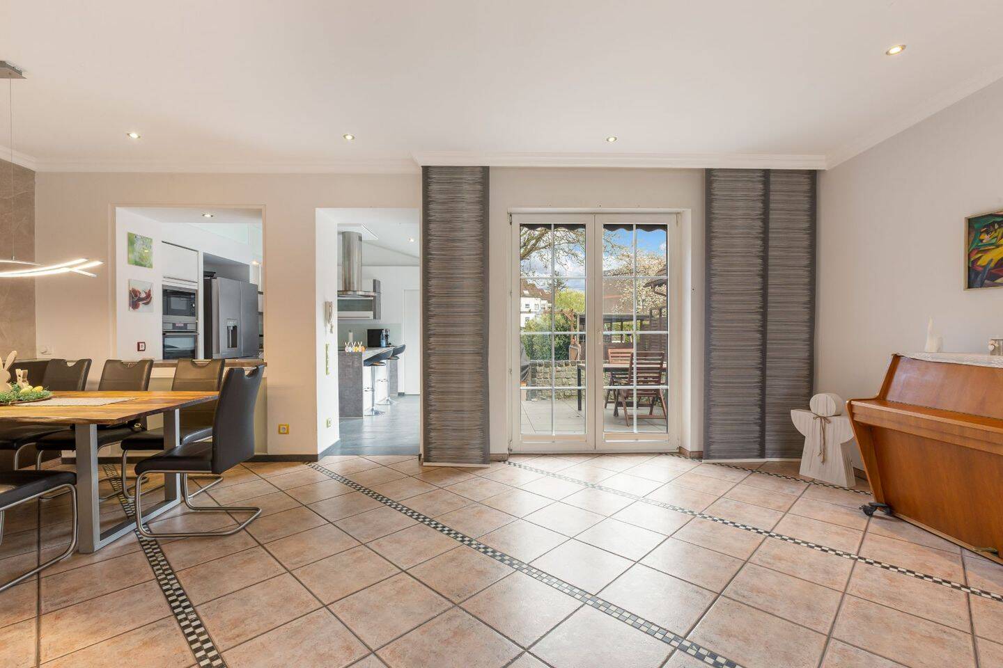 Thumbnail-Attraktive Doppelhaushälfte mit großem Garten in Kaarst - Perfekt für Familien