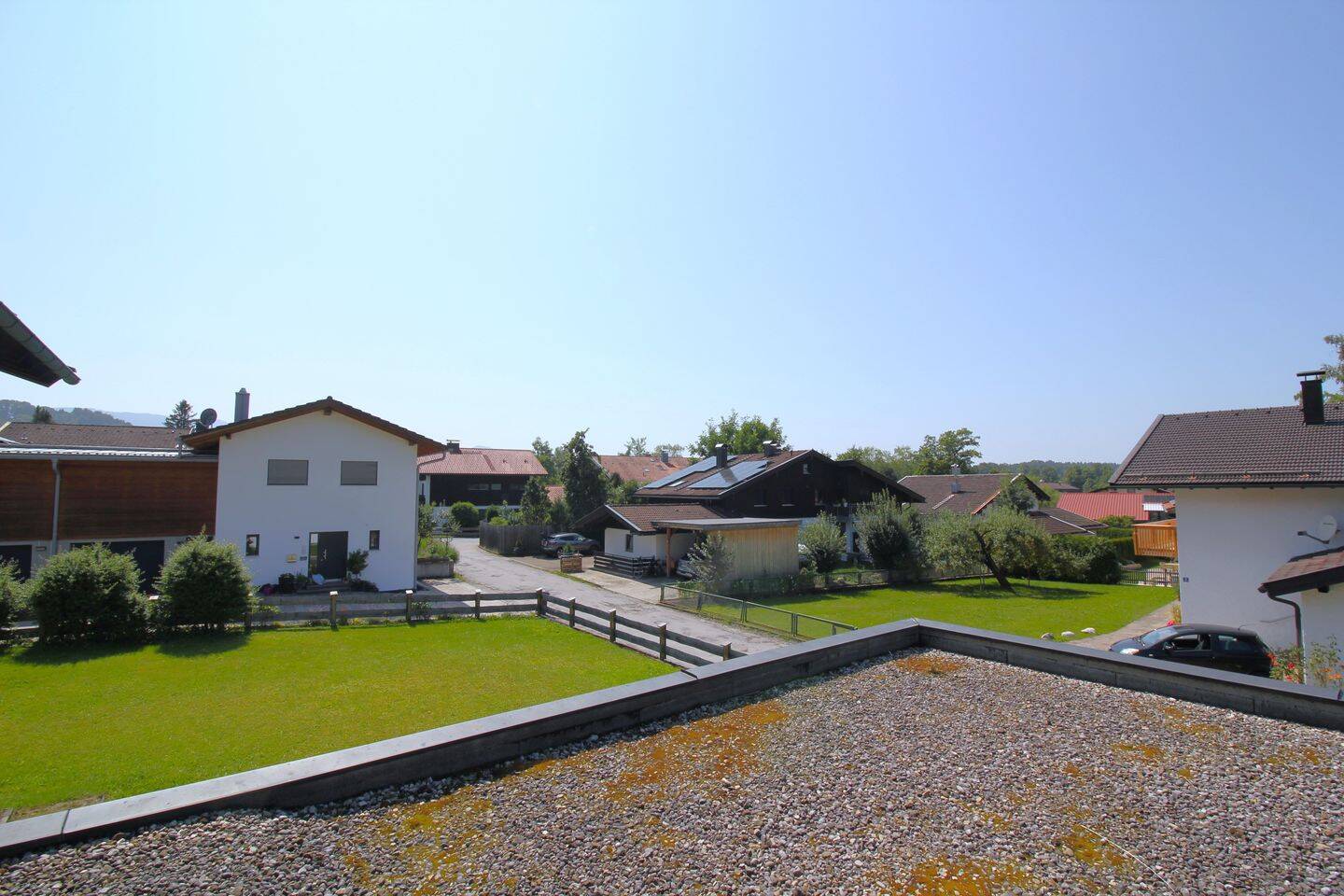 Thumbnail-*Stattliches Haus mit 2 WOHNUNGEN - die Wohnungen können auf Wunsch auch einzeln gekauft werden .*