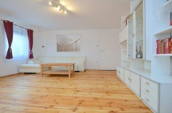 Thumbnail-Provisionsfrei! Freiwerdende & freundliche 2-Zimmer-Wohnung im 1.Stock in charmantem Mehrfamilienhaus am Wöhrder See