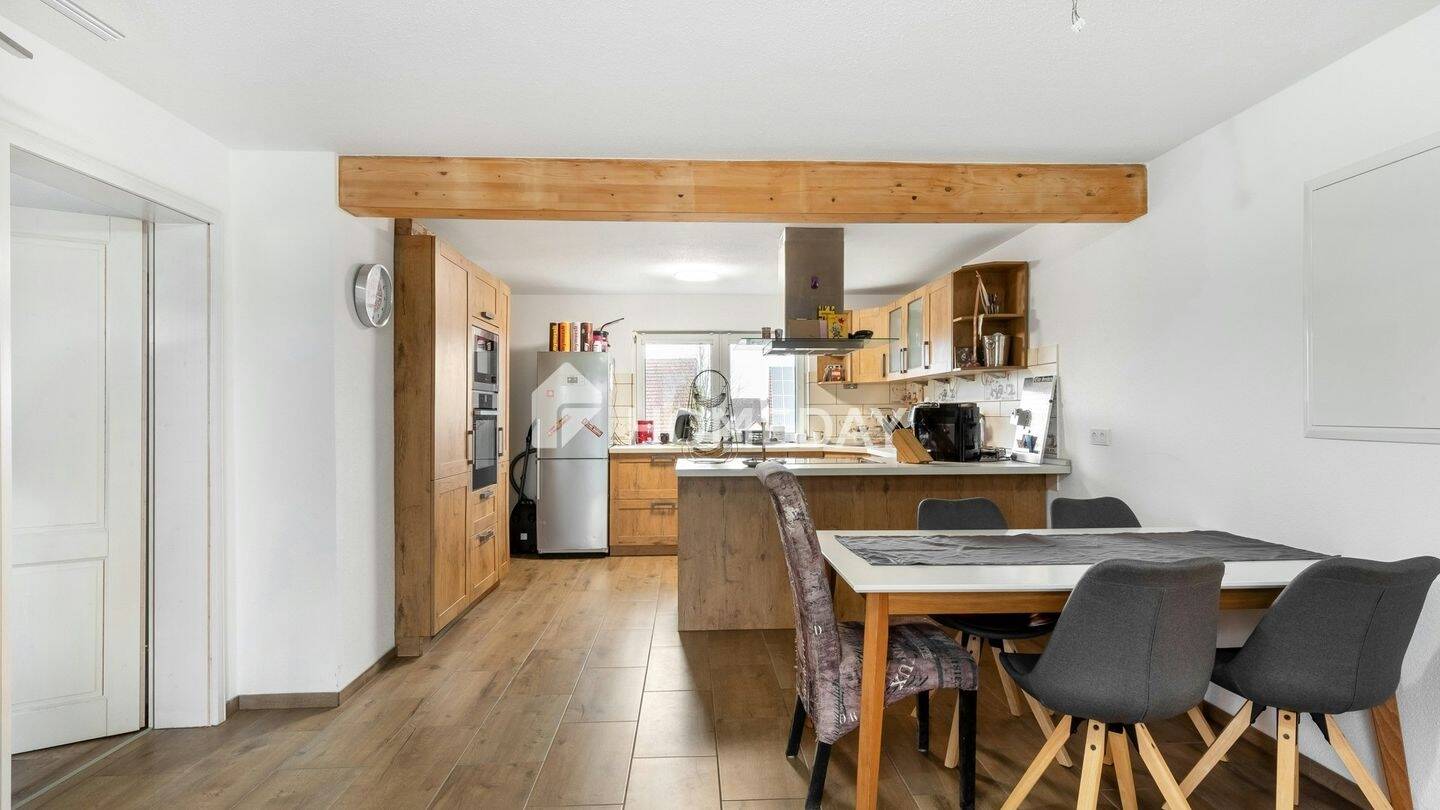 Thumbnail-Großzügige 3-Zimmer-Wohnung mit zwei Balkonen und Kamin