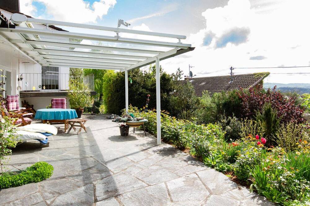 Thumbnail-Einfamilienhaus mit sonnigem Garten und herrlicher Aussicht