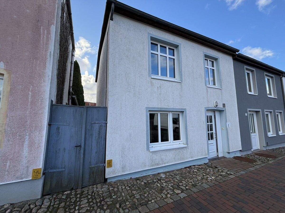 Thumbnail-Kompaktes Reihenendhaus in Burg - ideale Lage, großes Potenzial