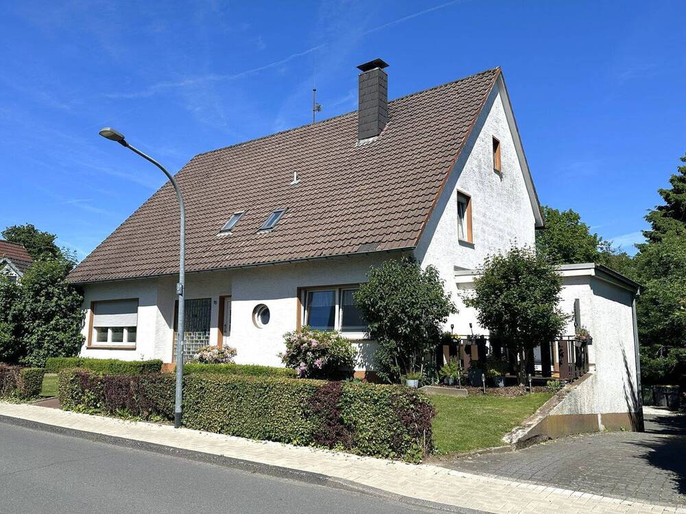 Thumbnail-Sanierte 2-Zimmer-Erdgeschosswohnung mit Terrasse und Stellplatz in ruhiger Wohnlage von Halver zu vermieten