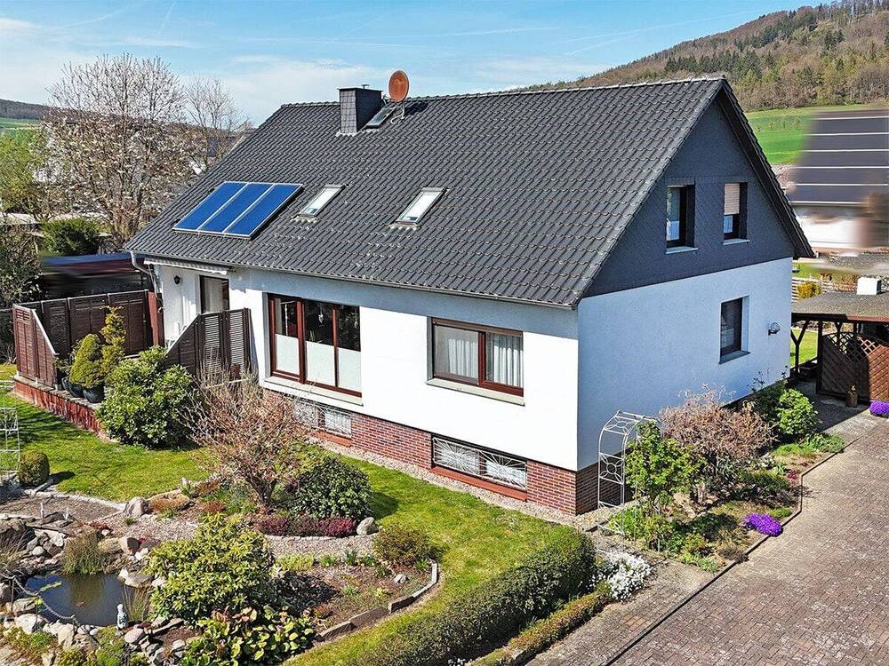 Thumbnail-Ihr neues Zuhause im Grünen - Raum für Ideen und Generationen!