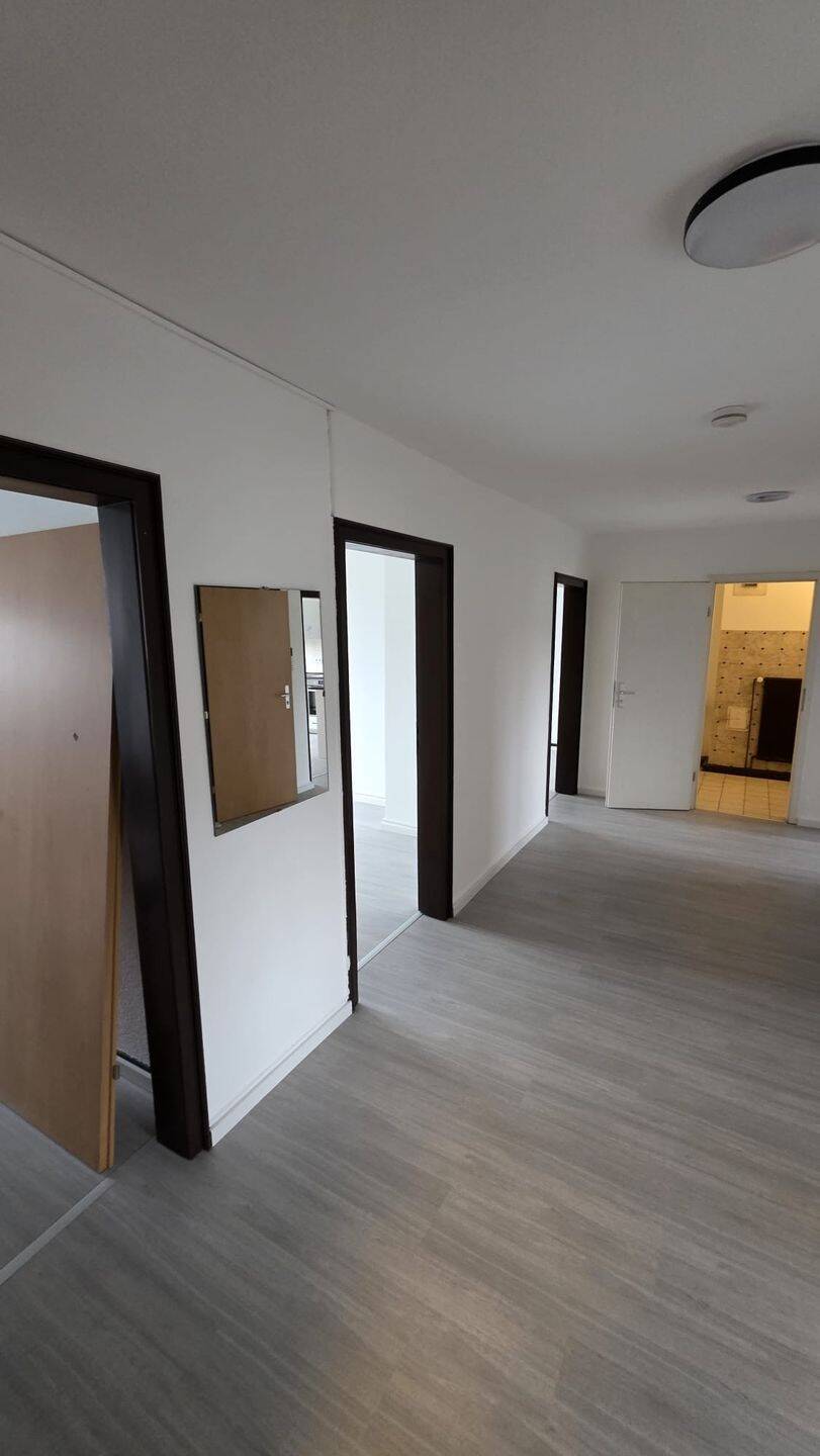Thumbnail-Helle, komplett renovierte Wohnung in zentraler Lage von Siegen – WG geeignet und für Familie mit 2 Kindern