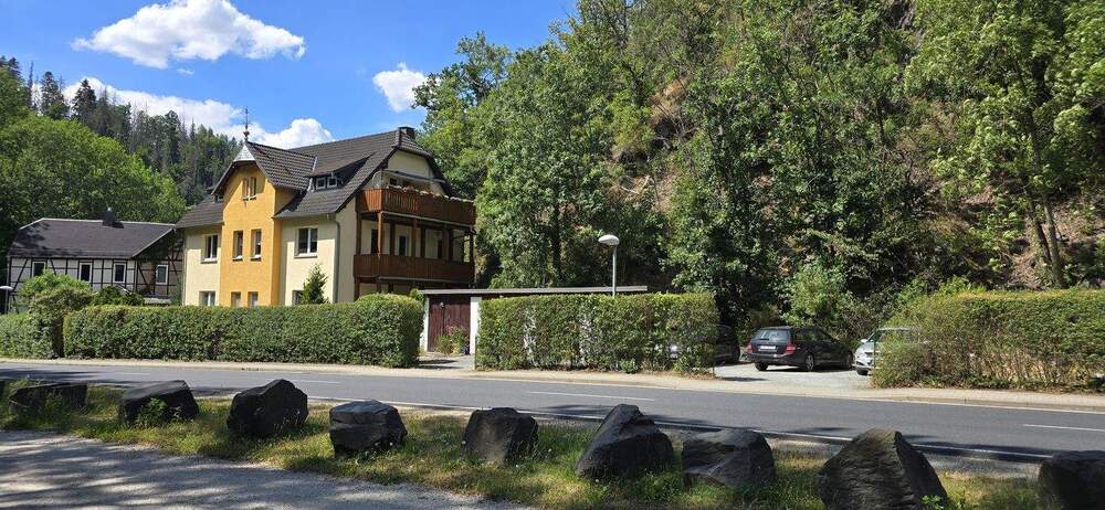 Thumbnail-Investieren mit Weitblick - Solides Mehrfamilienhaus in idyllischer Lage von Leutenberg