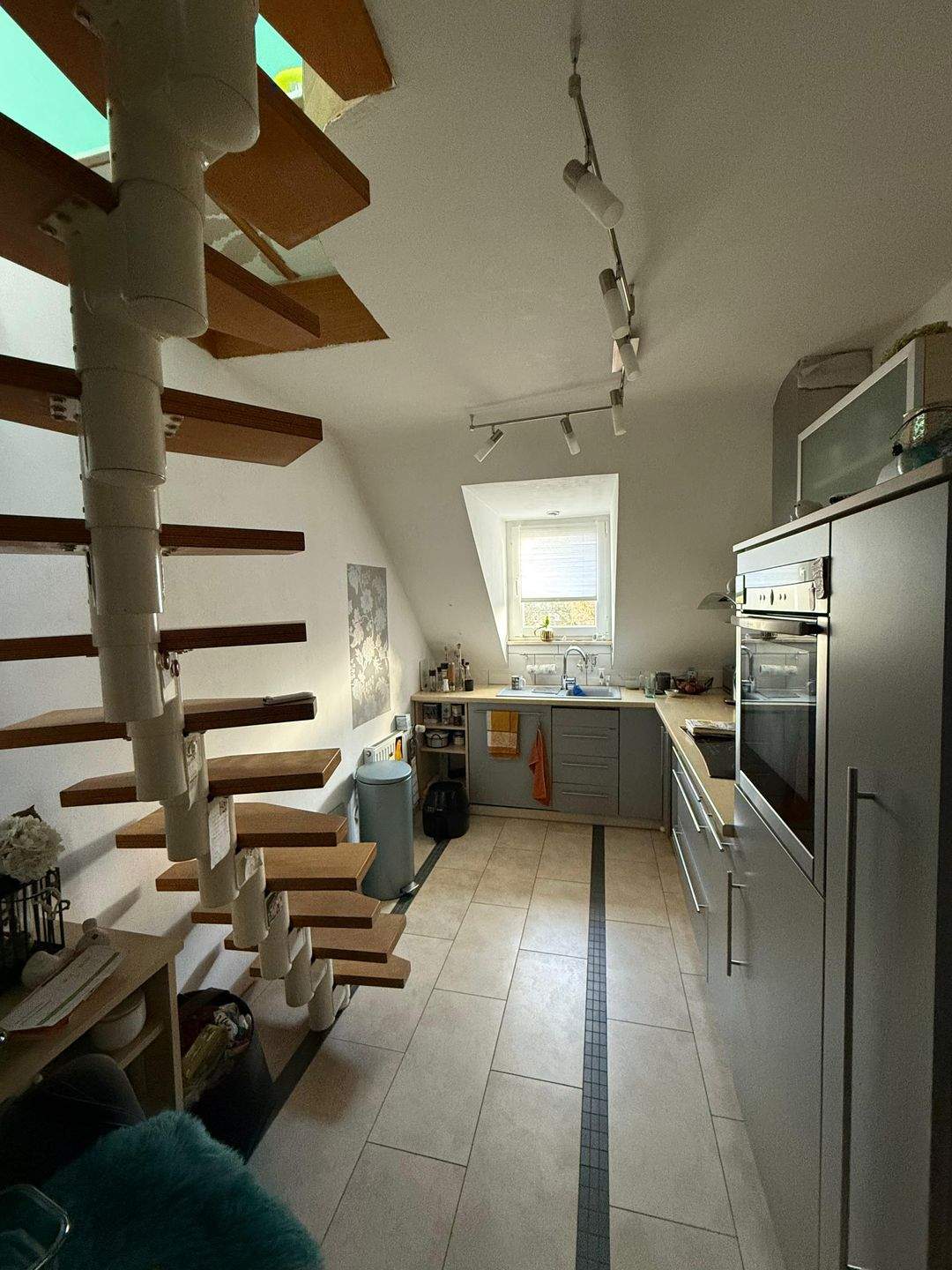 Thumbnail-Helle 3-Zimmer-Dachgeschosswohnung mit Hobbyraum auf separater Etage