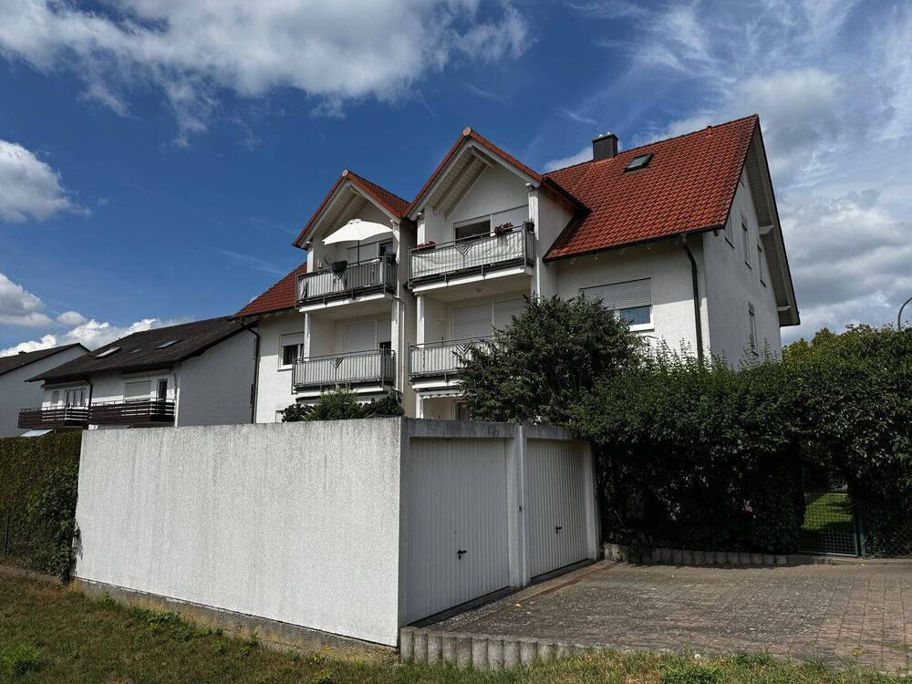 Thumbnail-Attraktive 3 Zimmer Wohnung mit Balkon in Strullendorf