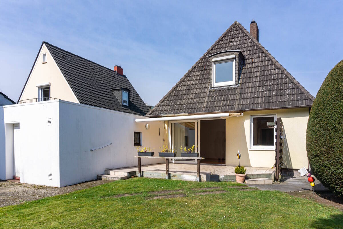 Thumbnail-PURNHAGEN-IMMOBILIEN - Freistehendes Einfamilienhaus mit Garage in ruhiger Nebenstraße von Aumund