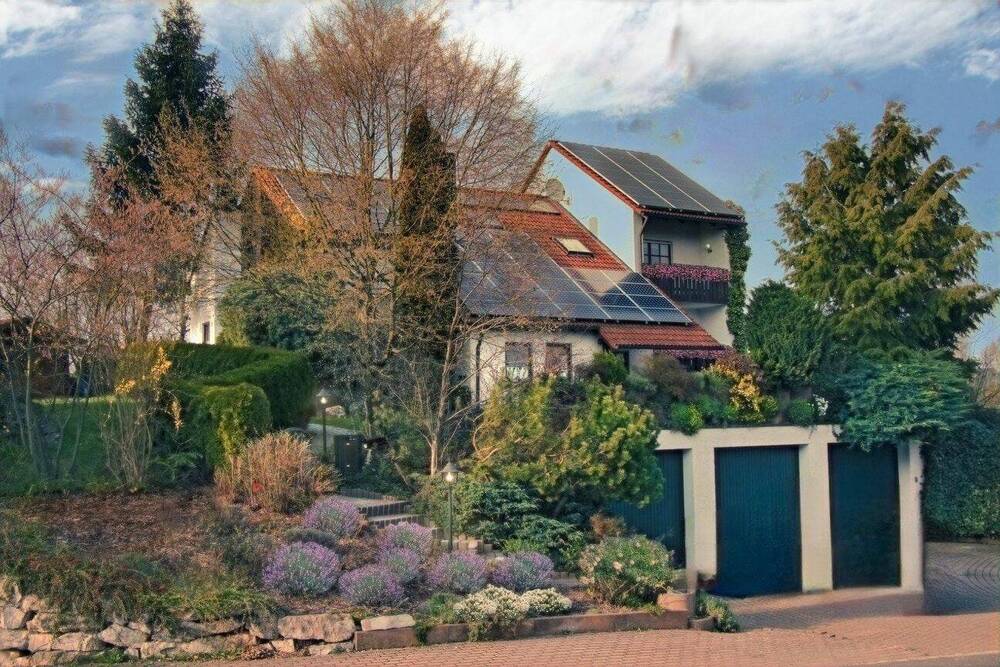 Thumbnail-Exklusives Einfamilienhaus mit Pool