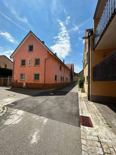 Thumbnail-Großes Zweifamilienhaus mit Hof in Eichelsee !