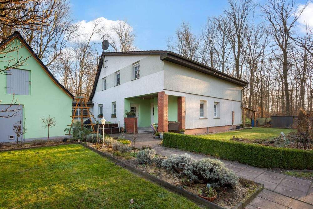 Thumbnail-Gepflegtes Wohnhaus mit Einliegerwohnung in idyllischer Waldrandlage