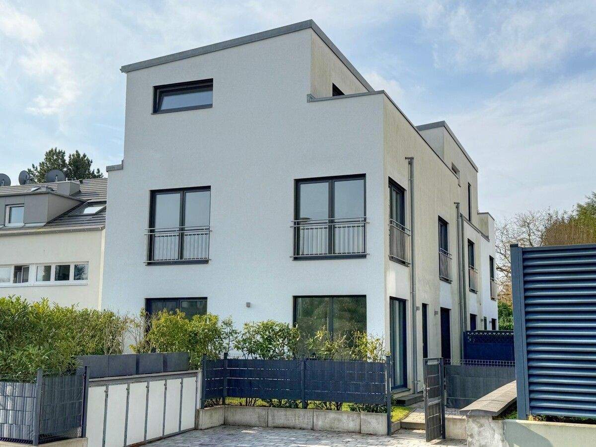 Thumbnail-Exklusive Doppelhaushälfte im Grünen