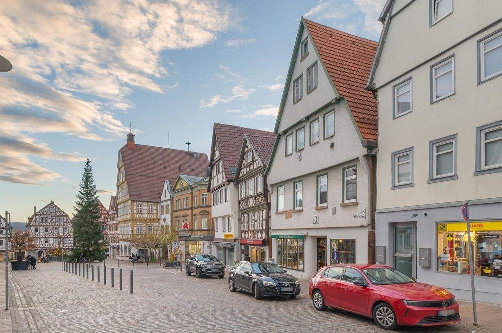 Thumbnail-++ Sofort verfügbar - Charmantes Altstadthaus mit Gewerbeeinheiten ++