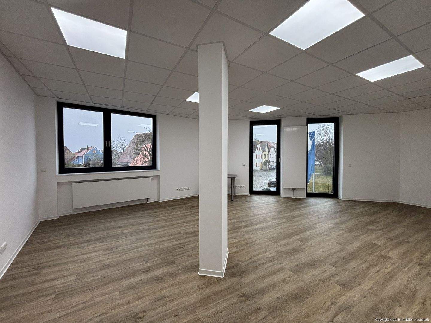 Thumbnail-Erstbezug: Moderne Bürofläche 134 m² in Höchstadt Mitte, verschiedene Dienstleistungen möglich, Parken direkt vor der Tür