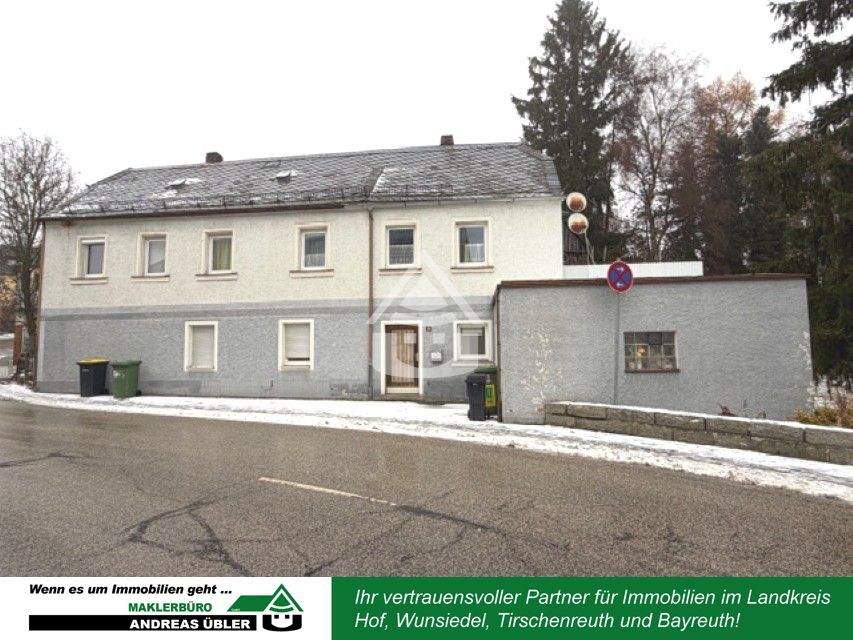 Thumbnail-Vermietetes Einfamilienhaus mit Garage