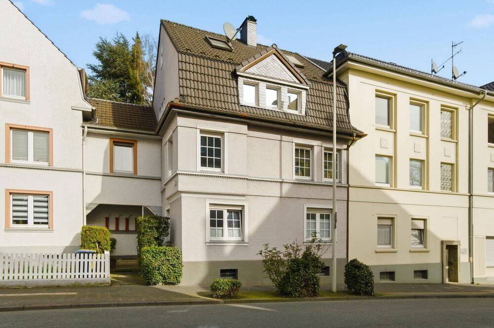 Thumbnail-Charmantes Zwei- bis Dreifamilienhaus mit Entwicklungspotenzial - saniert & vielseitig nutzbar in zentraler Lage