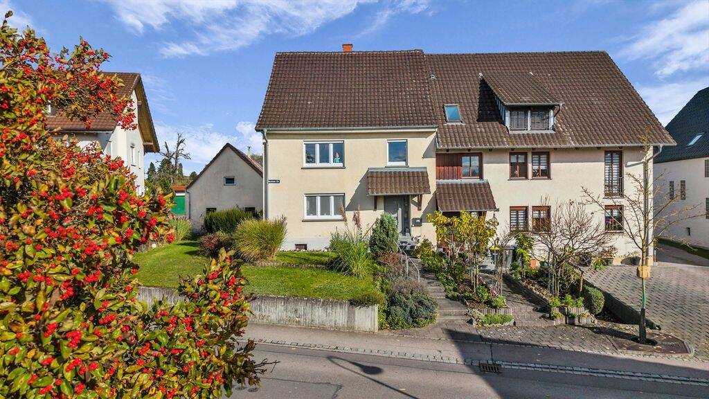 Thumbnail-Viel Platz für Ihre Träume! Schöne Doppelhaushälfte in Singen-Friedingen