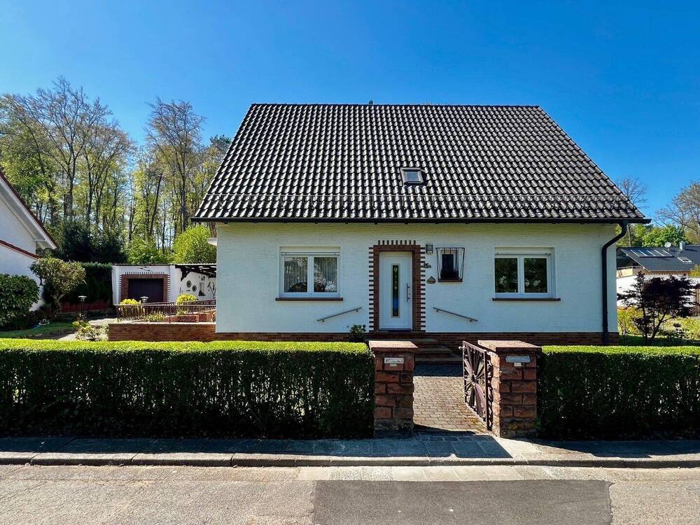 Thumbnail-KL-Am Belzappel: Freistehendes Einfamilienhaus mit Garage und schönem Garten in bevorzugter Lage