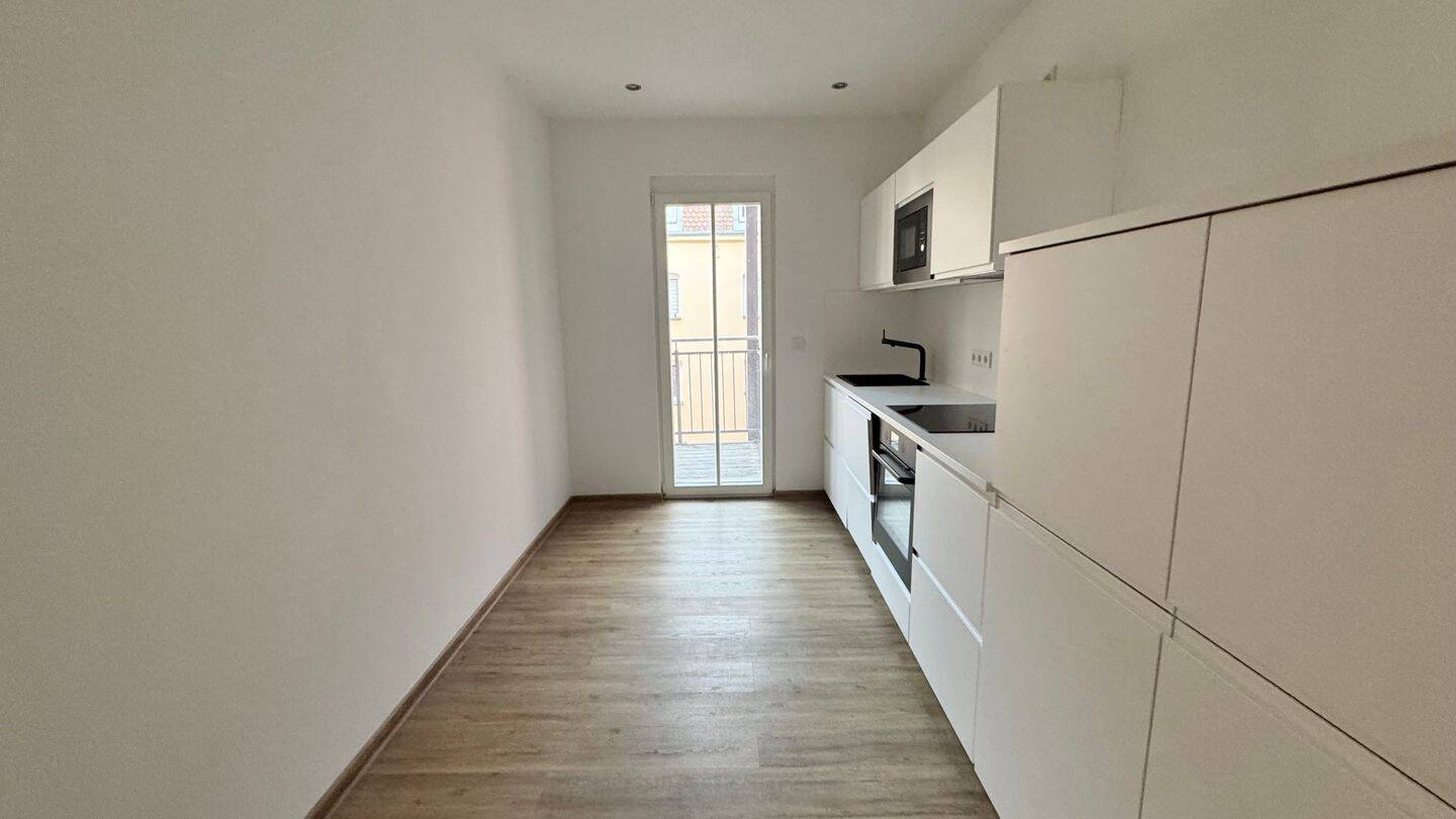 Thumbnail-Gostenhof ! Helle chice u. moderne 2-Zi.-Maisonette-Whg. 52 m²,hochw. Einbauküche, 3.OG mit Aufzug.
