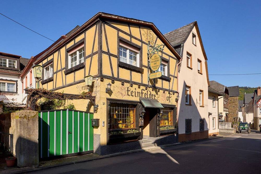 Thumbnail-Einfamilienhaus mit Weinstube und Gästezimmern