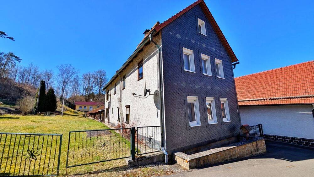 Thumbnail-Großes Einfamilienhaus in ländlicher Idylle.