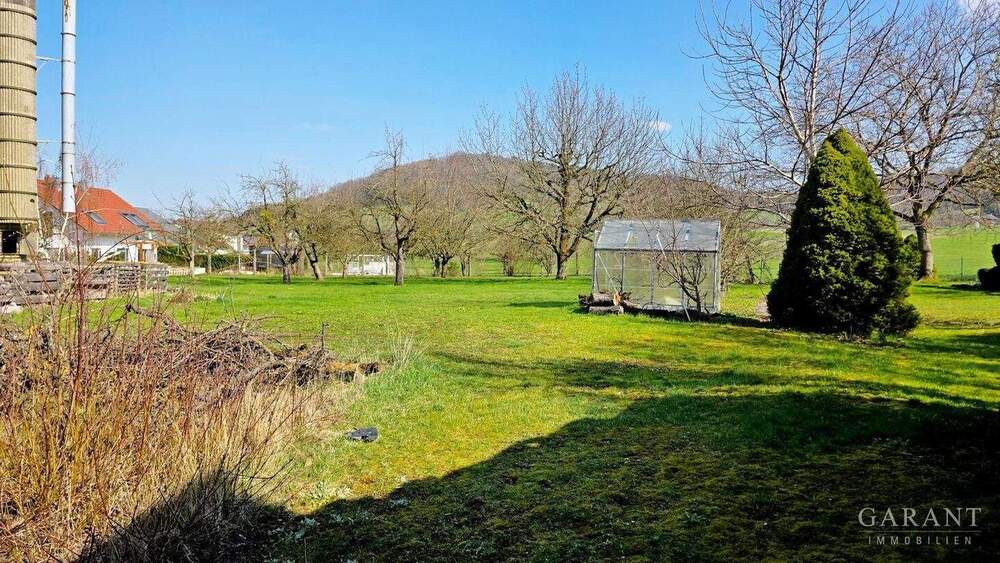 Thumbnail-** Bauernhaus mit großem Baugrundstück **